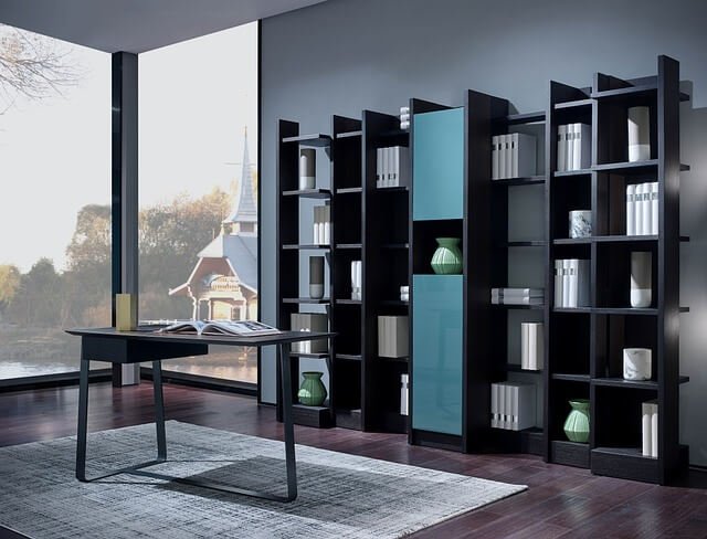 화장대 대신 작은 콘솔을 선택하고 공간이 살아난 이유